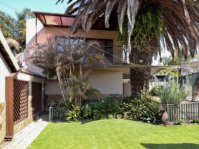 3 Bedroom House For Sale in Van Riebeeck Park