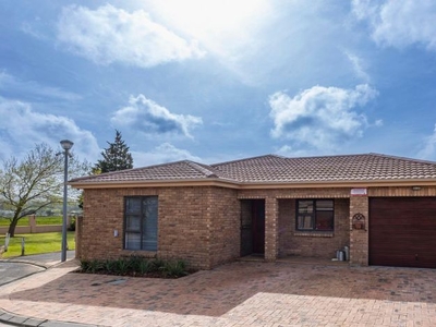 3 Bedroom townhouse - freehold for sale in Sonstraal Heights, Durbanville