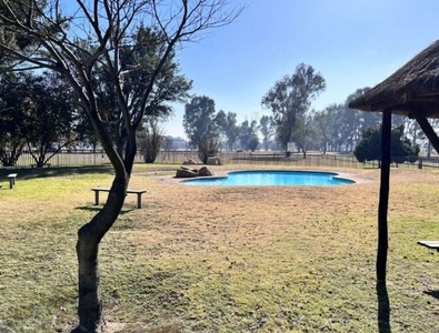3 Bedroom Townhouse in Vaalpark For Sale