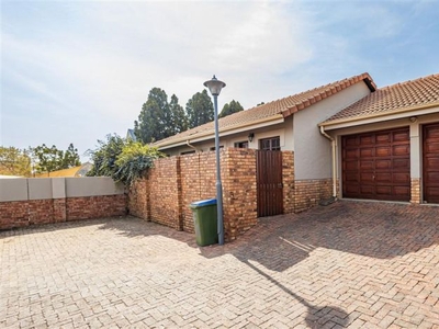 3 Bedroom townhouse - sectional sold in Equestria, Pretoria