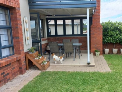 3 Bedroom townhouse - sectional to rent in Rooihuiskraal North, Centurion