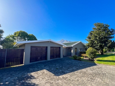 4 Bedroom Freehold Sold in Bergsig