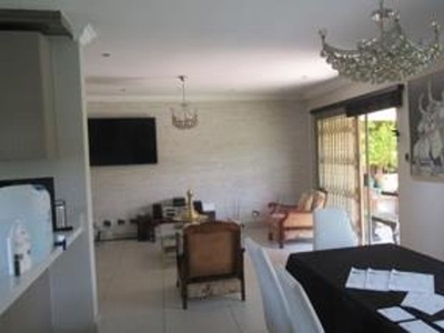 4 Bedroom House in Mondeor For Sale