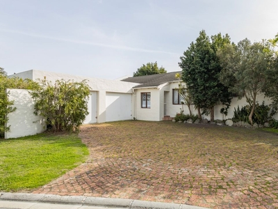4 Bedroom House Sold in Edgemead