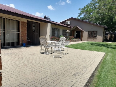 5 Bedroom House For Sale in Bethal