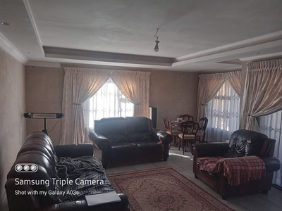 5 Bedroom House in Daveyton For Sale