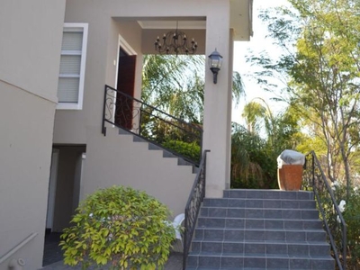 8 Bedroom guest house for sale in Middelpos, Upington