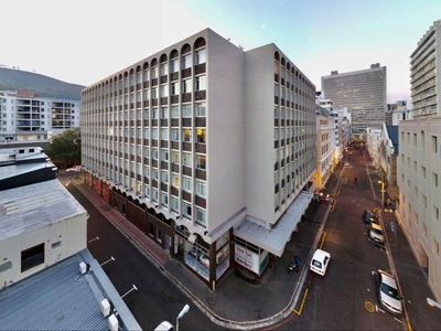 Bachelor For Sale in Cape Town City Centre