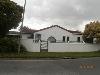 House For Sale in Grassy Park