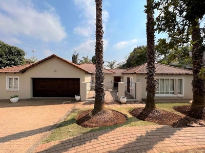 House for sale in Silver Lakes Golf Estate
