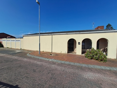 House For Sale in Strandfontein Village