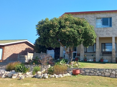 House For Sale in Struisbaai