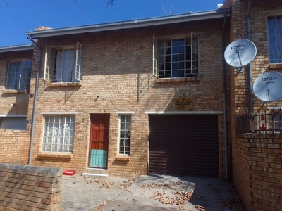 Townhouse For Sale in Bo-dorp