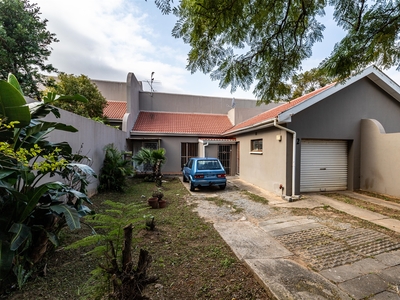 Townhouse For Sale in Nahoon Valley Park