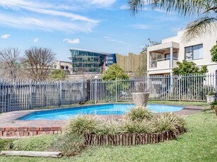 2 Bed Apartment in Weltevreden Park