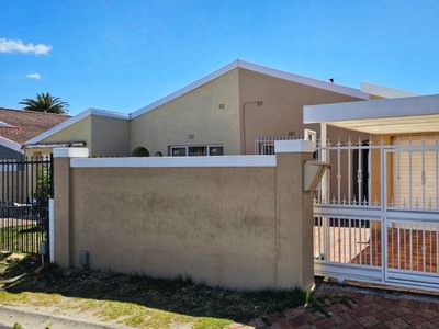 2 Bedroom house sold in Kenwyn, Cape Town