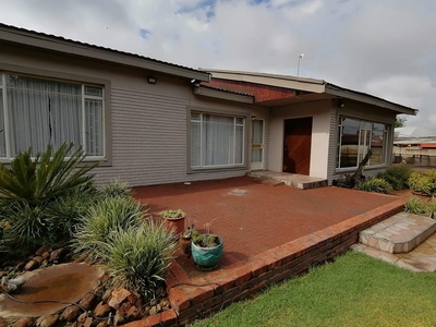 4 Bedroom House to rent in Meyerville - Visit Our Office @ 60b Beyers Naude Street
