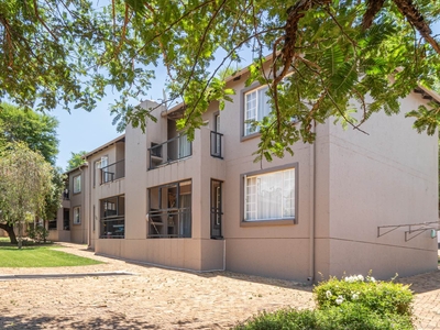 2 Bed Apartment/Flat for Sale Wilgeheuwel Roodepoort