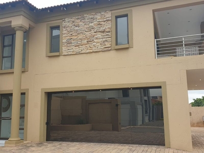 3 Bedroom House For Sale in Cashan