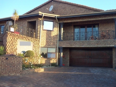5 Bedroom House For Sale In Roberts Estate