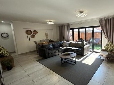 .BARTLETT - . For the Executive/Pet Friendly /Small private garden.R2 235 000.00neg