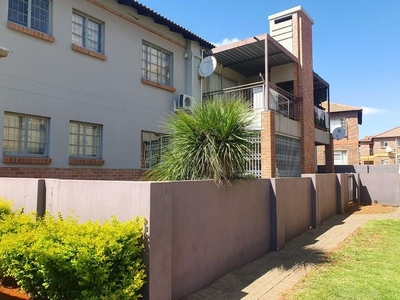 Flat in Waterval East For Sale