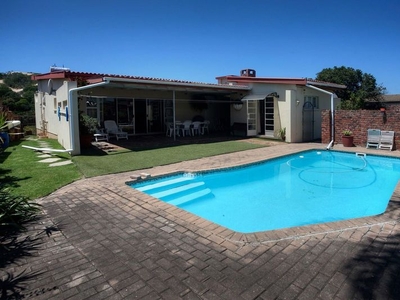 Rare 4 bedroom house on the banks of the Sundays River in Cannonville, Colchester, Eastern Cape.