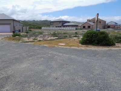 865m² Vacant Land For Sale in Stilbaai Oos