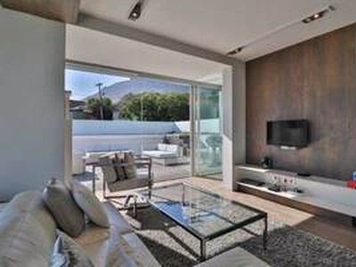 1 Bed Apartment in Camps Bay - Cape Town
