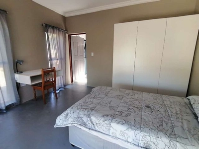 1 Bedroom Room To Let in Berg En Dal