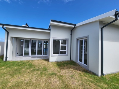 3 Bedroom house in Aston Bay For Sale