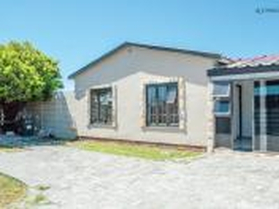 4 Bedroom House for Sale and to Rent For Sale in Grassy Park