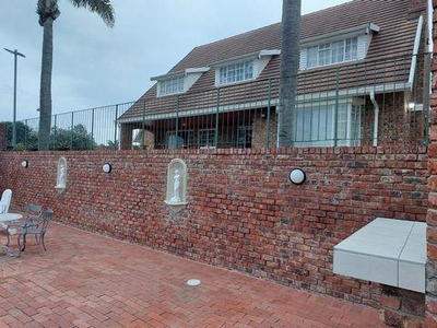 4 Bedroom Villa Port Elizabeth Eastern Cape, Province Of