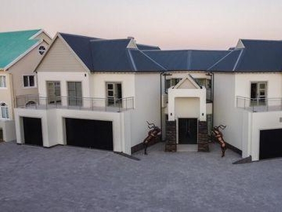 5 Bedroom Villa Jeffreys Bay Eastern Cape