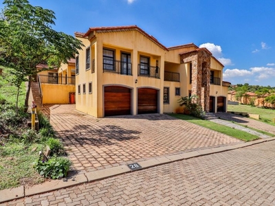 Big and spacious house for sale in Port Provance, boasting its 5 en-suite bedrooms, 6.5 bathrooms