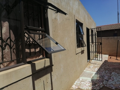ROOM AVAILABLE FOR RENT IN SILUMA, KATLEHONG