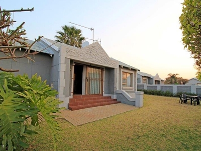 Townhouse For Sale in Radiokop