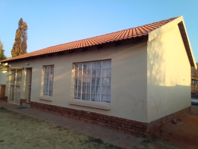 2 Bed House For Rent Chantelle Pretoria North