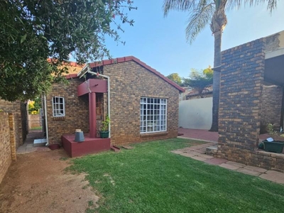 2 Bed Townhouse/Cluster for Sale Blue Gill Estate Kempton Park
