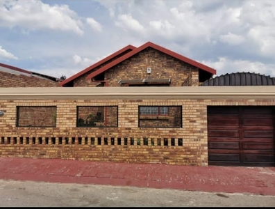 3 Bed House For Rent Diepkloof Soweto