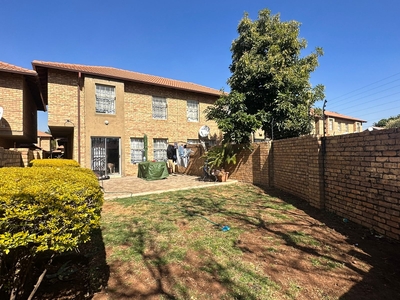 3 Bed Townhouse/Cluster For Rent Montana Tuine Pretoria