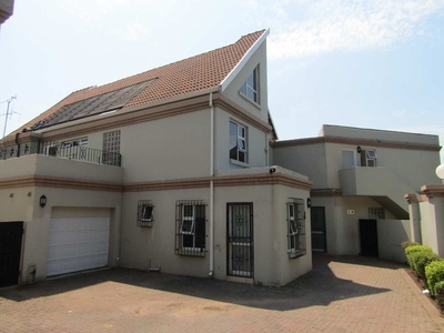 4 Bed Townhouse/Cluster For Rent Glenhazel Johannesburg