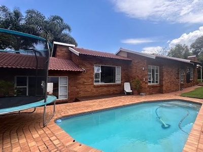 6 Bed House for Sale Marais Steyn Park Edenvale