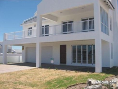 Price drop from R2. 8 million! Secure estate in St Helena Bay!