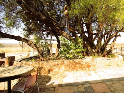 11 Bedroom farmhouse in Dinokeng Game Reserve For Sale