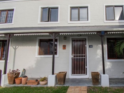 2 Bedroom townhouse - freehold to rent in Strand Central