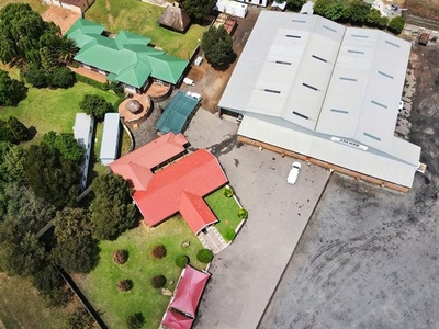 2380 m² Commercial space in Delmas