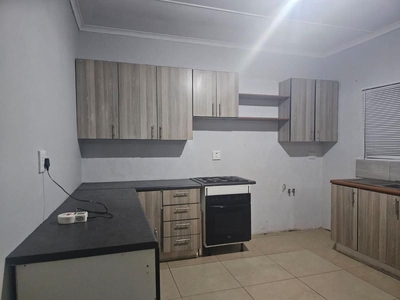 Three bedroom home with a Granny Flat in Avon, Elsies River