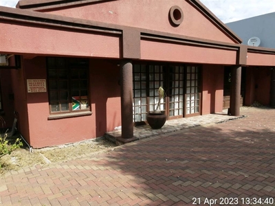 4 Bed House in Suidheuwel