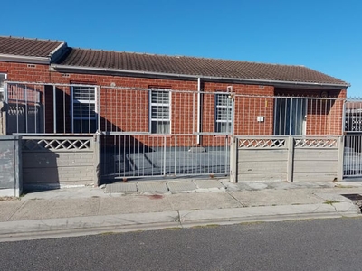 3 Bedroom house to rent in Westridge, Mitchells Plain